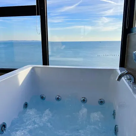 Apartment Sea Forever - Luxury Apt With Jacuzzi & Full Sea Views *